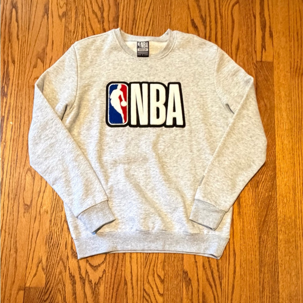 NBA Gray Crewneck Men's Sweatshirt NWT Size Medium